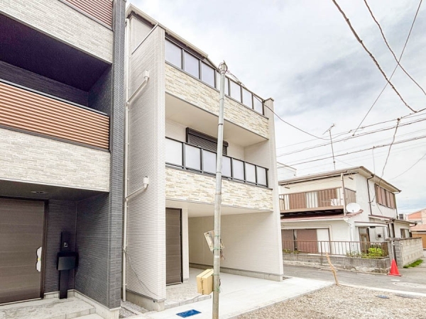 横浜市磯子区滝頭２丁目　新築一戸建て