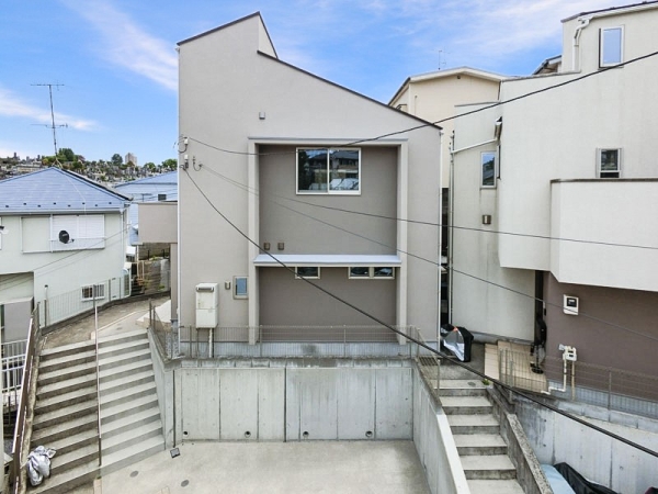 横浜市西区元久保町の中古一戸建て