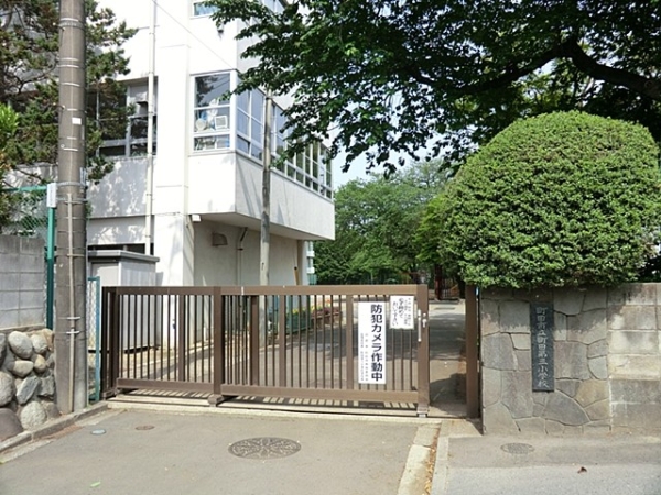 町田市金森東1丁目の中古一戸建て(町田市立南第三小学校)