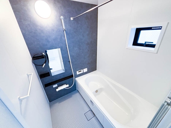 横浜市南区中里４丁目　新築一戸建て