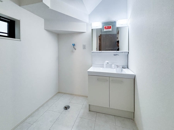 横浜市南区中里４丁目　新築一戸建て