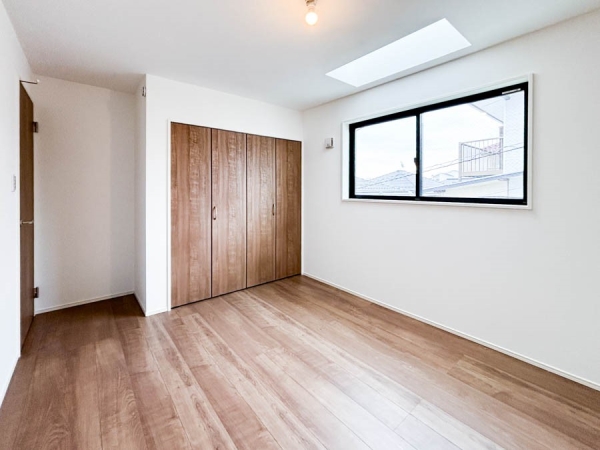 横浜市南区中里４丁目　新築一戸建て