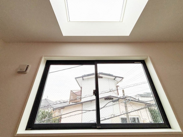 横浜市南区中里４丁目　新築一戸建て