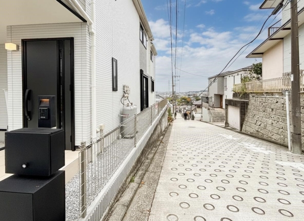 横浜市南区中里４丁目　新築一戸建て