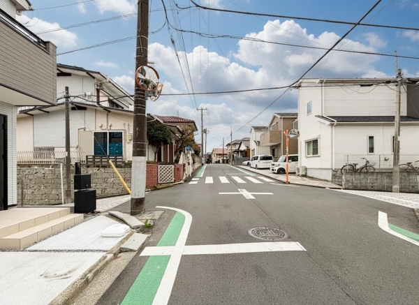 横浜市南区中里４丁目　新築一戸建て