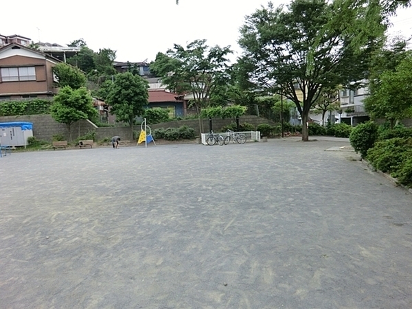 横浜市南区中里4丁目 新築一戸建て(中里二丁目公園)