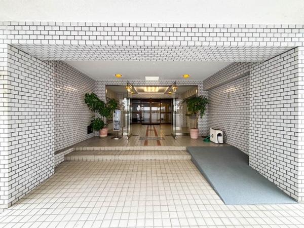 グローリア初穂湘南六浦(エントランス)