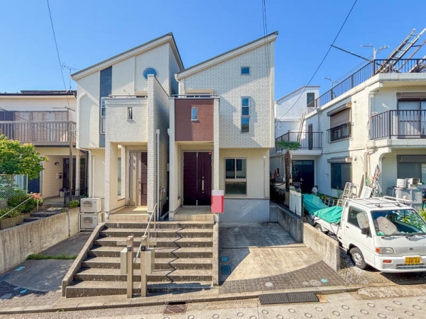 横浜市戸塚区上倉田町　中古一戸建て