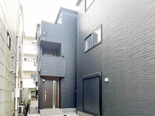横浜市鶴見区朝日町２丁目　新築一戸建て