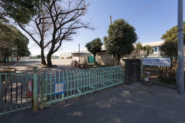 大和市西鶴間8丁目の中古一戸建て(大和市立西鶴間小学校)