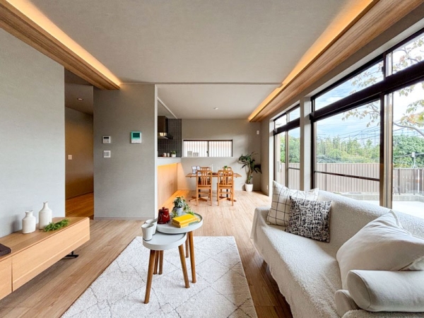 横浜市都筑区東山田町の中古一戸建て(リビング)