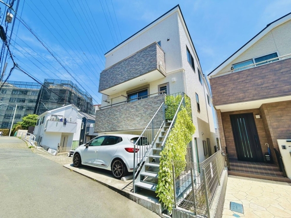 横浜市神奈川区松見町４丁目　中古一戸建て