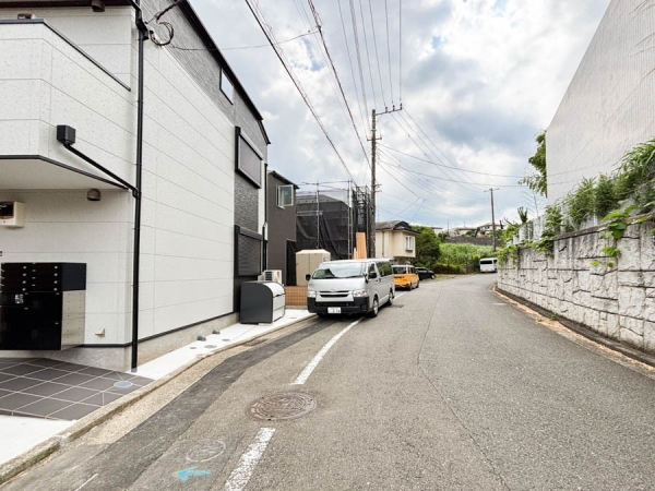 横浜市神奈川区三ツ沢上町　新築一戸建て