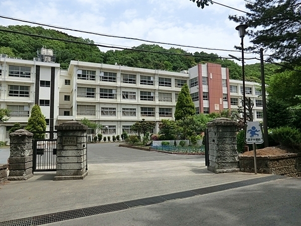 逗子市池子２丁目　新築一戸建て(逗子市立逗子中学校)