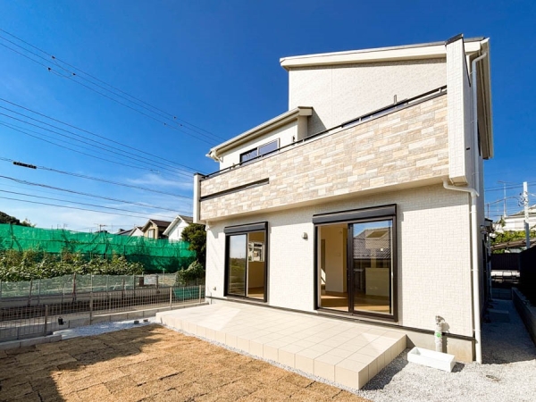 横浜市青葉区市ケ尾町　新築一戸建て