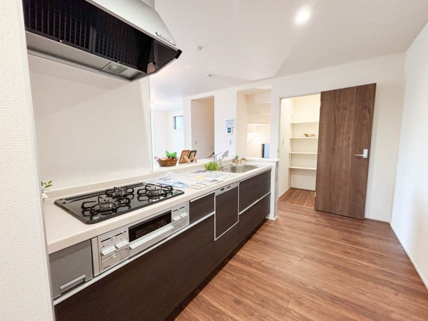 川崎市幸区戸手４丁目　新築一戸建て