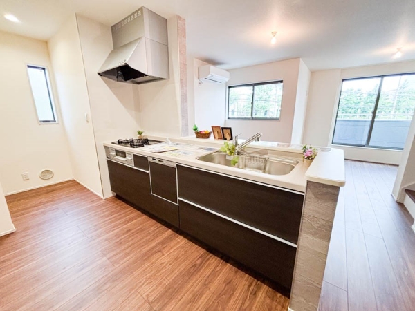 川崎市幸区戸手４丁目　新築一戸建て