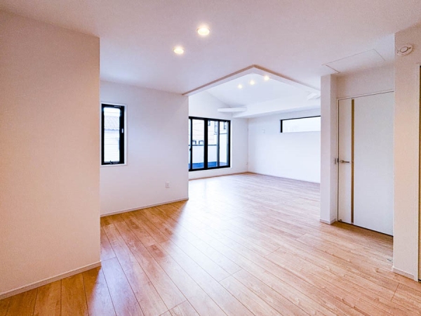 川崎市幸区古市場２丁目　新築一戸建て