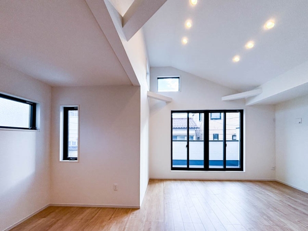 川崎市幸区古市場２丁目　新築一戸建て