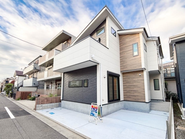 川崎市幸区古市場２丁目　新築一戸建て