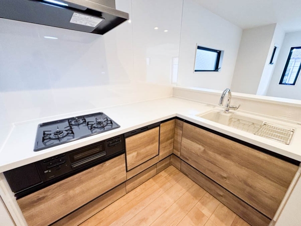 川崎市幸区古市場２丁目　新築一戸建て