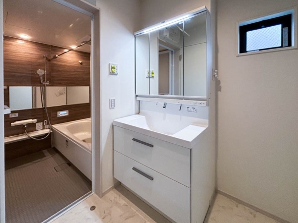 川崎市幸区古市場２丁目　新築一戸建て