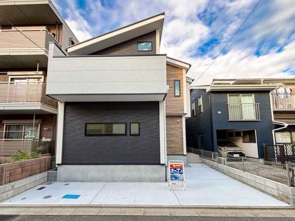 川崎市幸区古市場２丁目　新築一戸建て