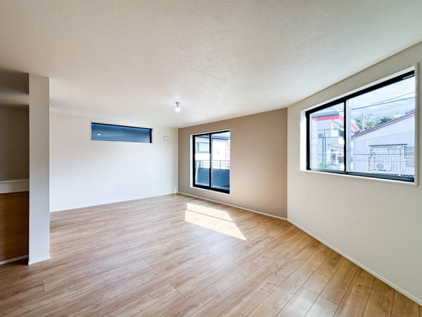 横浜市鶴見区駒岡4丁目 新築一戸建て(リビング)