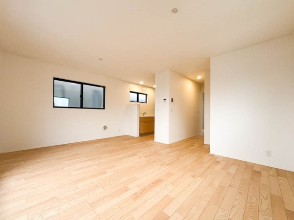 横浜市神奈川区六角橋４丁目　新築一戸建て