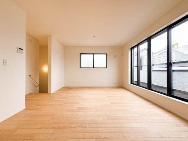 横浜市神奈川区六角橋４丁目　新築一戸建て