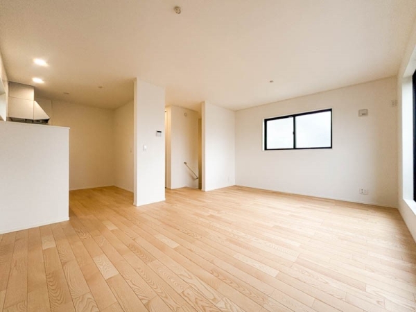 横浜市神奈川区六角橋４丁目　新築一戸建て