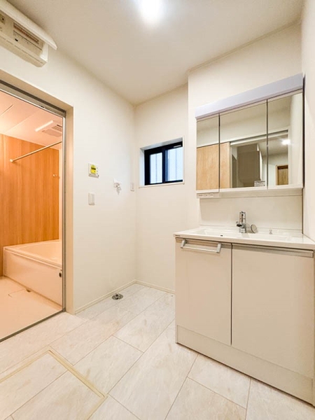 横浜市神奈川区六角橋４丁目　新築一戸建て