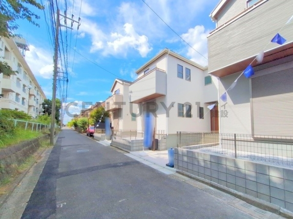 横浜市南区別所中里台　新築一戸建て