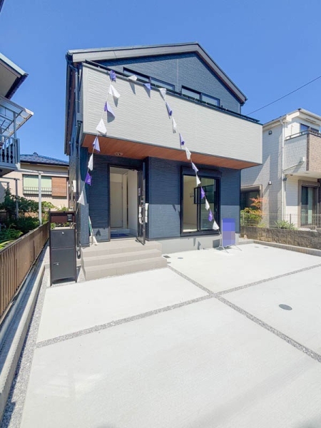 横浜市旭区白根８丁目　新築一戸建て