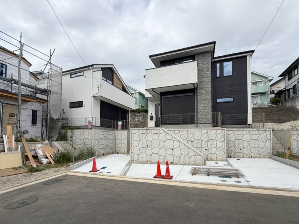 横浜市青葉区荏子田１丁目　新築一戸建て