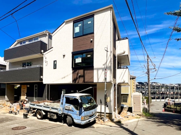横浜市港南区日野３丁目　新築一戸建て