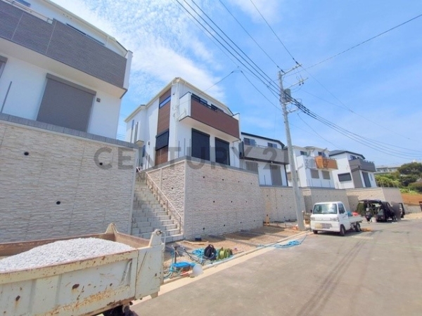 横浜市保土ケ谷区仏向町　新築一戸建て
