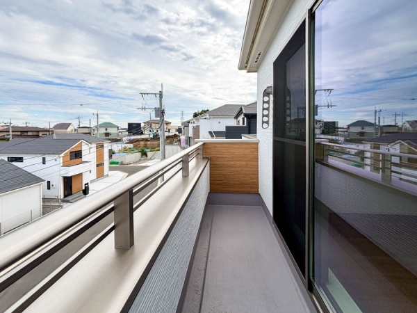横浜市保土ケ谷区仏向町 新築一戸建て(バルコニー)