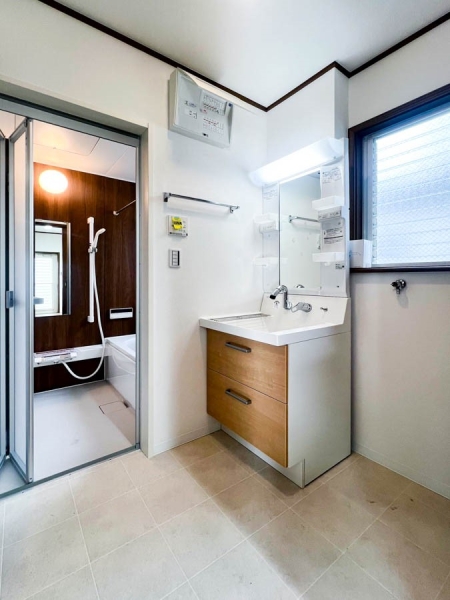 横浜市戸塚区汲沢6丁目の中古一戸建て(洗面台・洗面所)