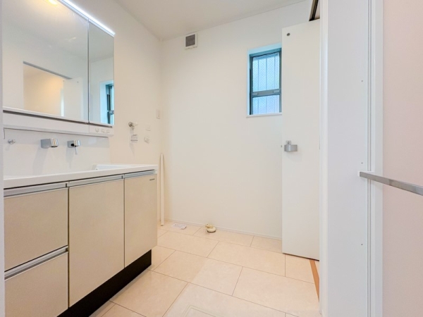 横浜市都筑区池辺町　新築一戸建て