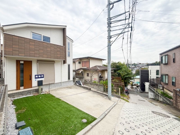 横浜市神奈川区三ツ沢中町　中古一戸建て