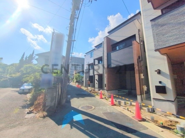 川崎市高津区久地１丁目　新築一戸建て