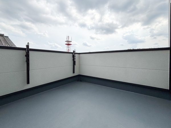 横浜市青葉区美しが丘4丁目 新築一戸建て(バルコニー)