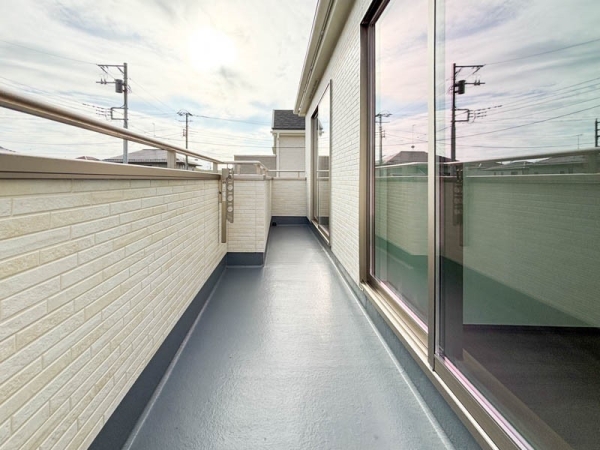 藤沢市今田 新築一戸建て(バルコニー)