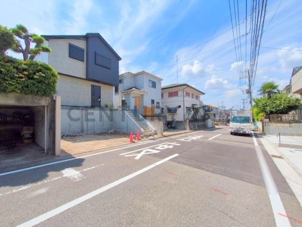横浜市旭区白根６丁目　新築一戸建て