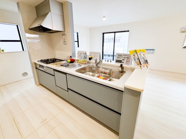 横浜市旭区中白根１丁目　新築一戸建て