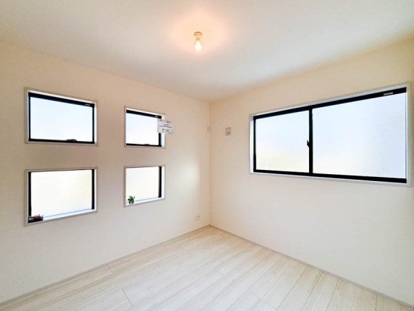 横浜市旭区中白根１丁目　新築一戸建て