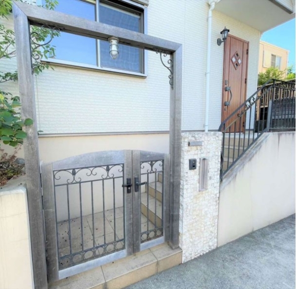 藤沢市鵠沼藤が谷２丁目の中古一戸建て