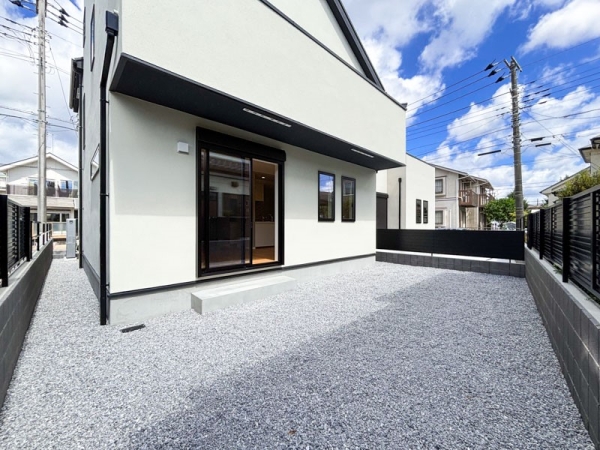 横浜市旭区万騎が原 新築一戸建て(庭)