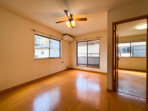 大和市大和東1丁目の中古一戸建て(リビング)